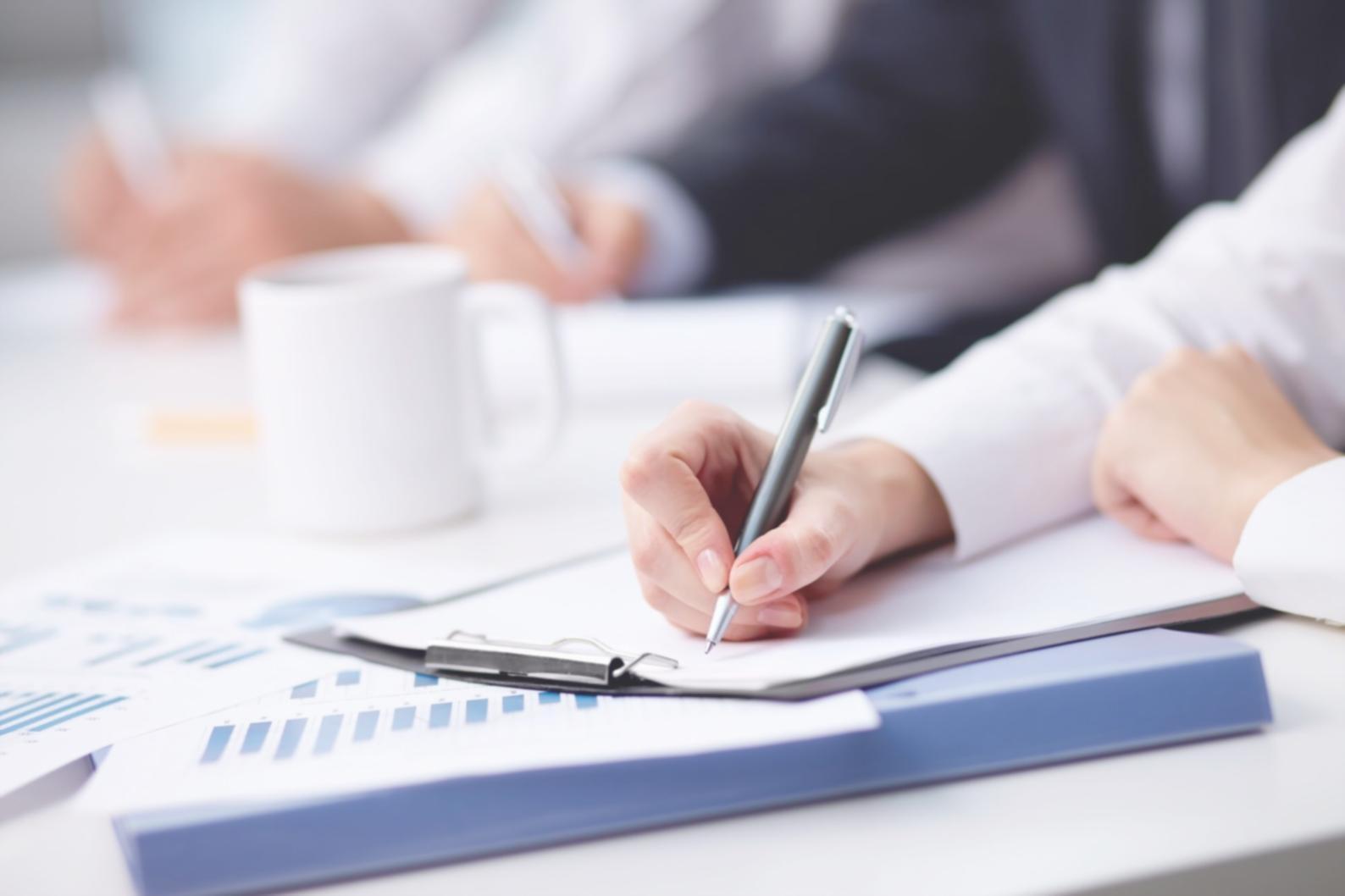 Real business scenarios used in norivexalor financial training sessions